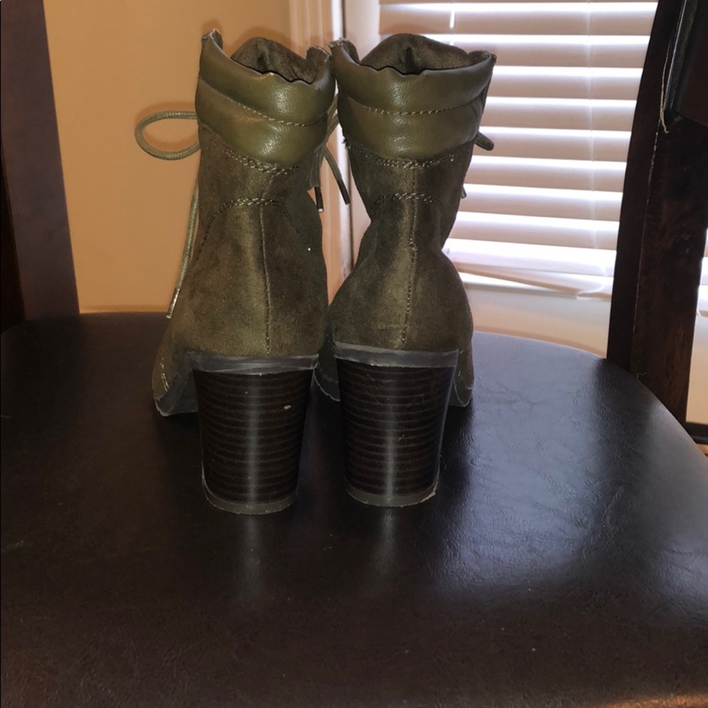 Cute booties - Picture 3 of 5